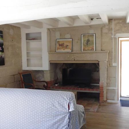 Maisonnette Climatisee Avec Parking Prive Doue-en-Anjou Exterior photo