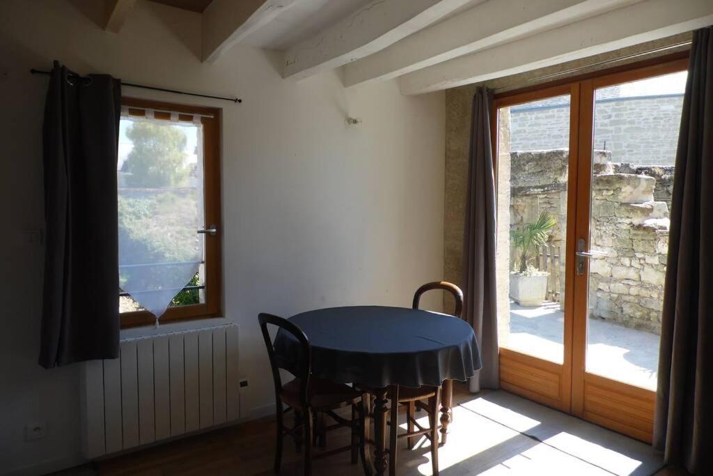 Maisonnette Climatisee Avec Parking Prive Doue-en-Anjou Exterior photo