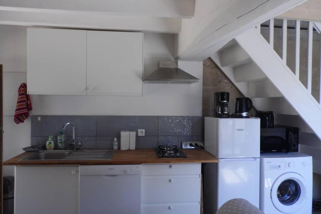 Maisonnette Climatisee Avec Parking Prive Doue-en-Anjou Exterior photo