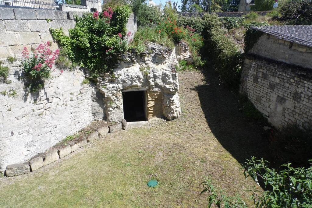 Maisonnette Climatisee Avec Parking Prive Doue-en-Anjou Exterior photo